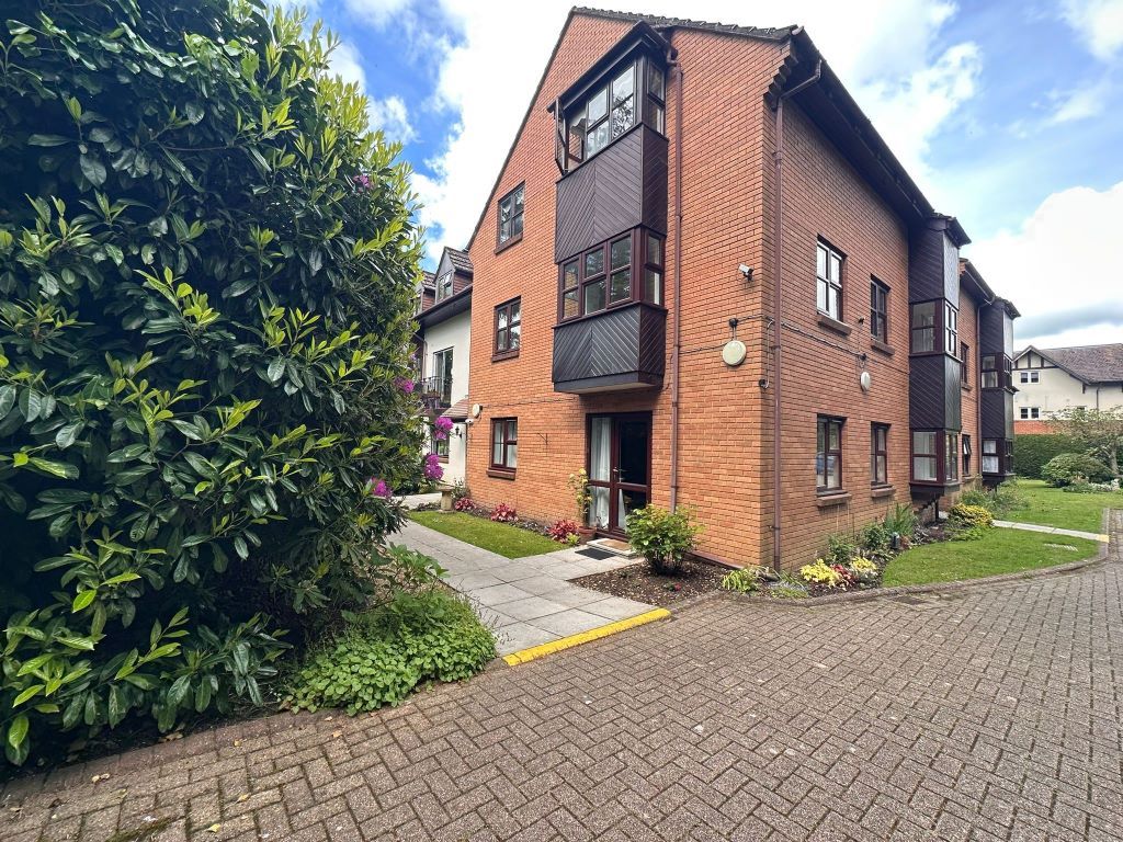 2 bed flat for sale in Moorside Road, West Moors, Ferndown BH22, £100,000 Zoopla