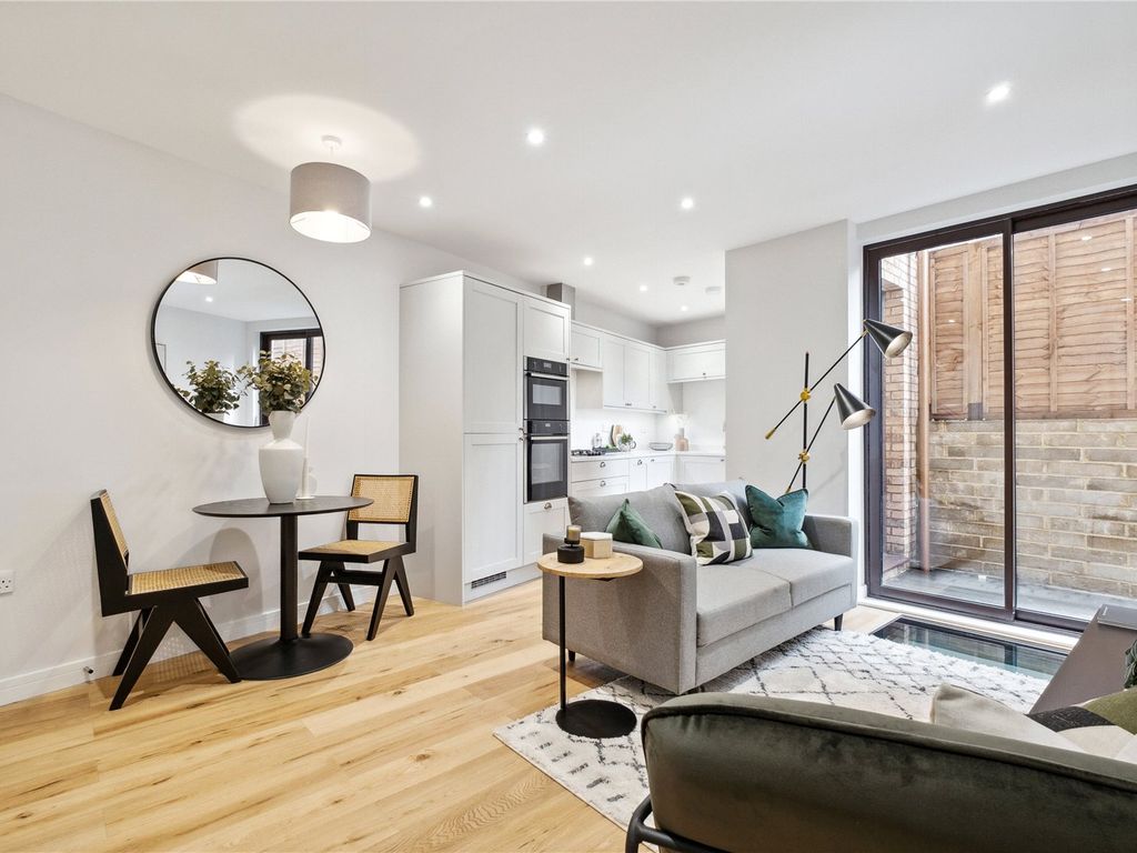 New home, 2 bed flat for sale in Battersea High Street, London SW11, £