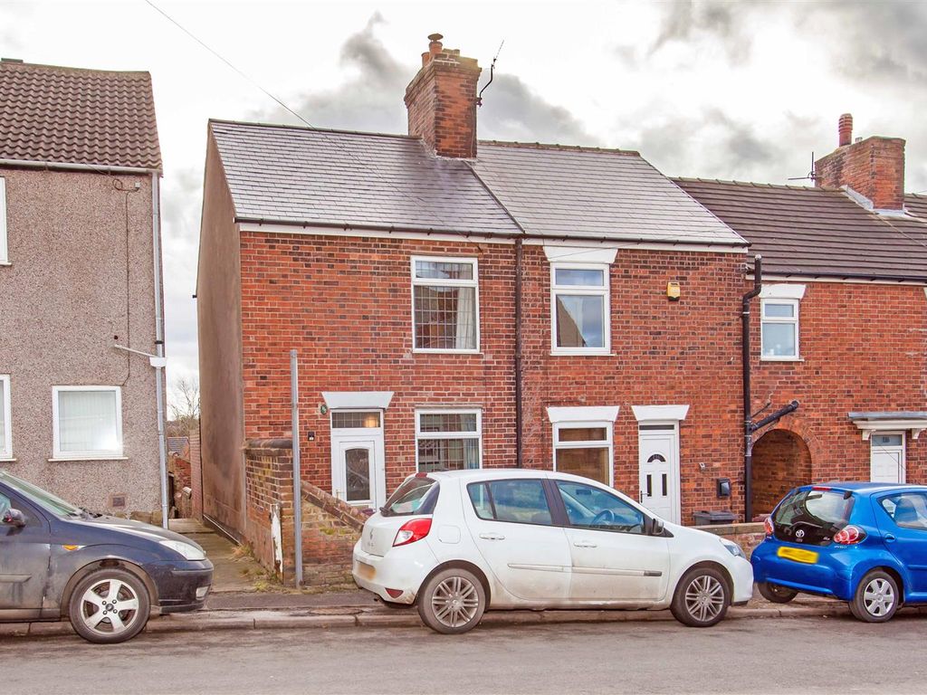 2 bed end terrace house for sale in Chesterfield Road, Shuttlewood