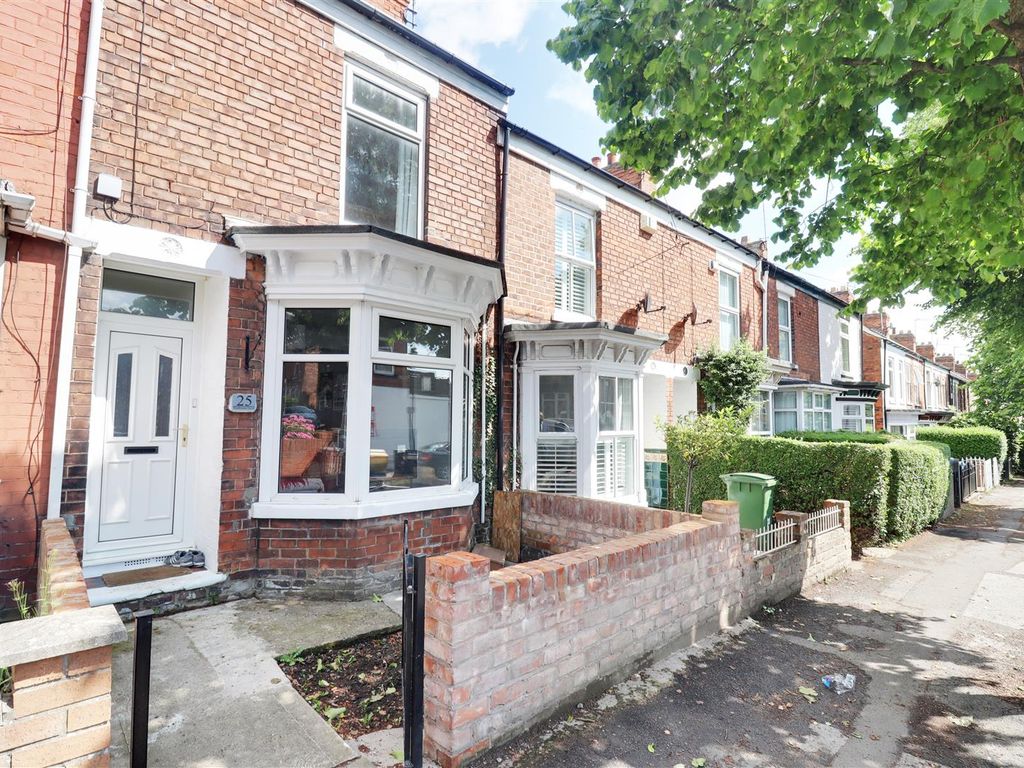 3 bed terraced house for sale in Westbourne Grove, Hessle HU13, £