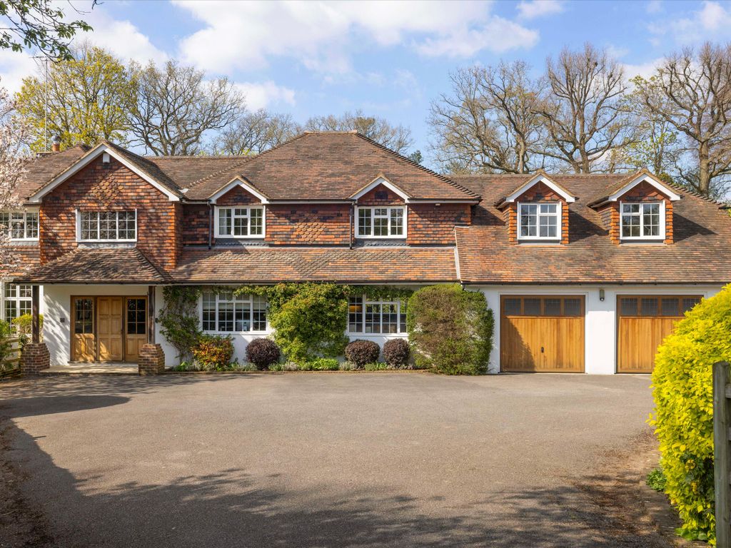 6 bed detached house for sale in Goldrings Road, Oxshott, Leatherhead