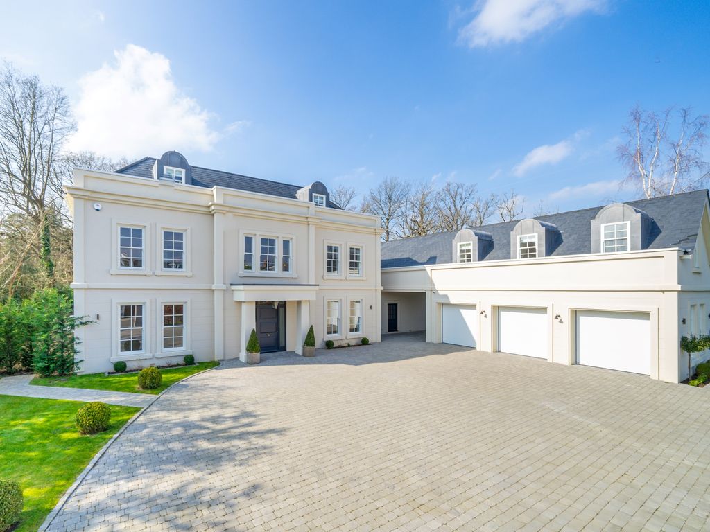 1 bed detached house for sale in Princes Drive, Leatherhead KT22, £