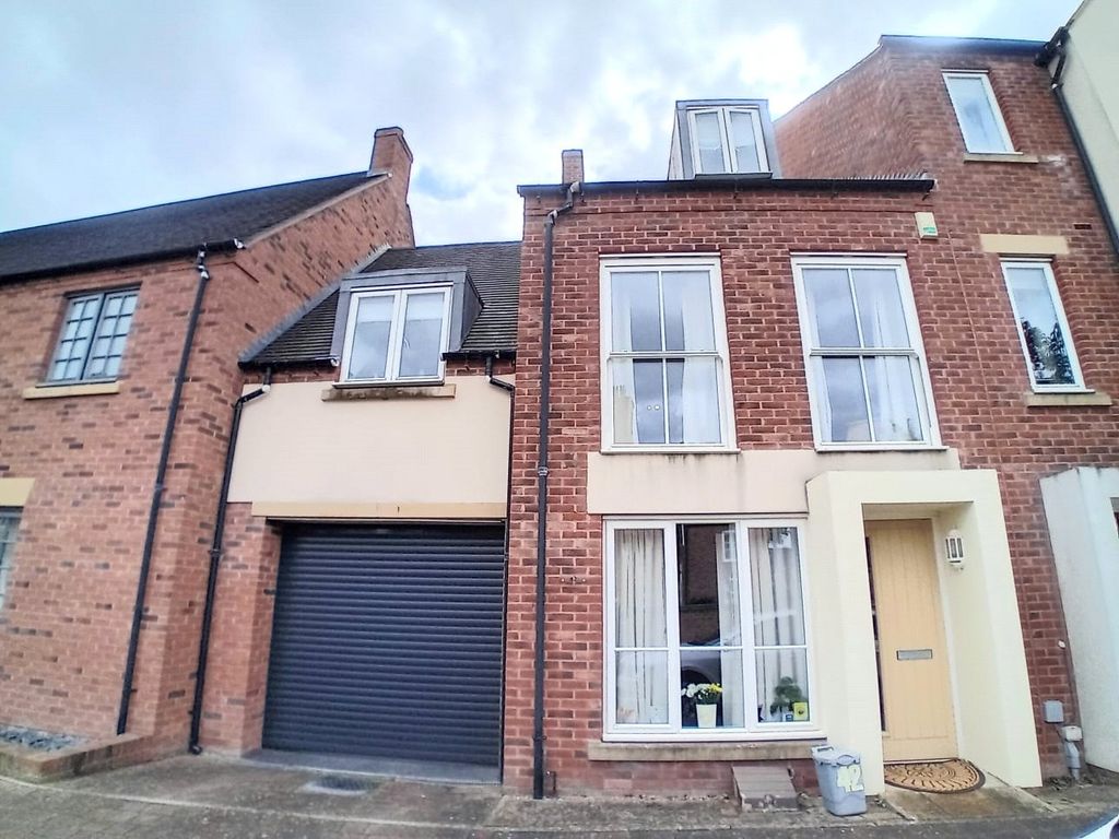 4 bed terraced house for sale in Village Drive, Lawley Village, Telford