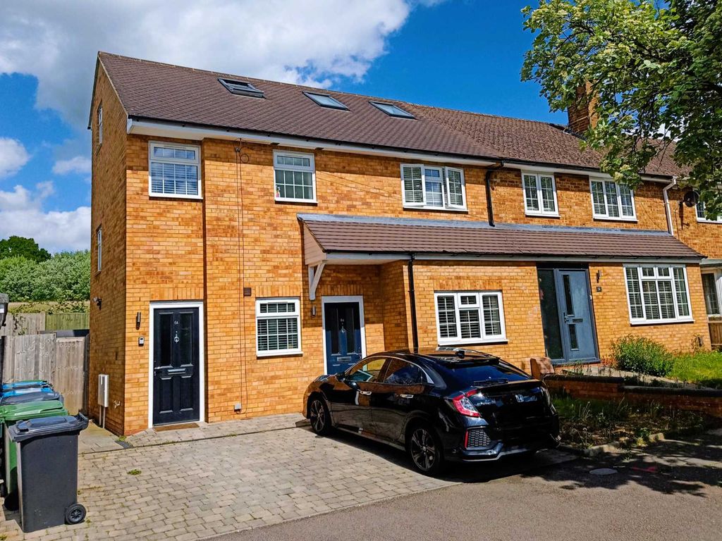 Musk Hill, Chaulden HP1  