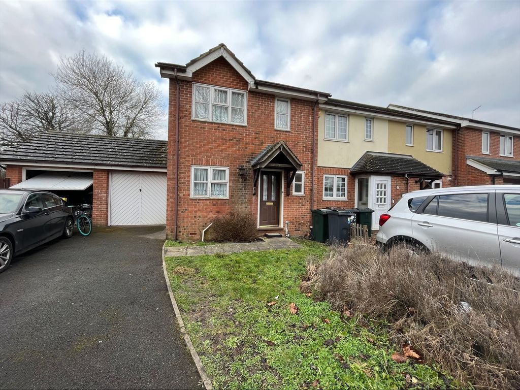 3 bed property to rent in The Limes, Kingsnorth, Ashford TN23 Zoopla