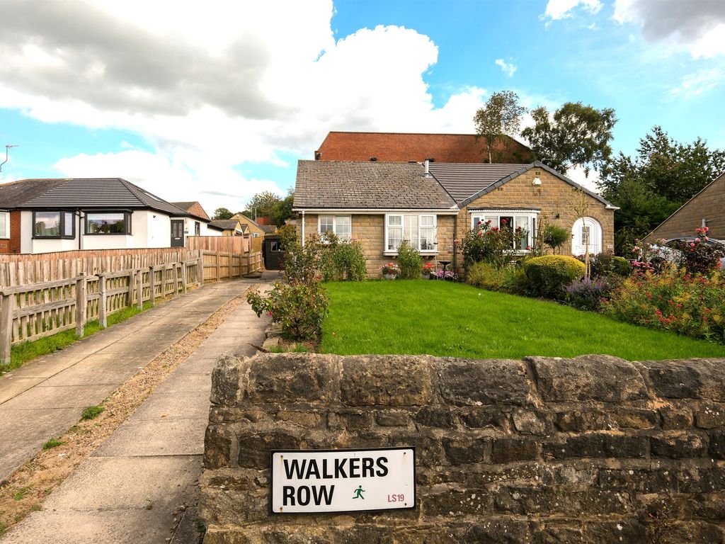 2 bed semidetached bungalow for sale in Walkers Row, Yeadon, Leeds
