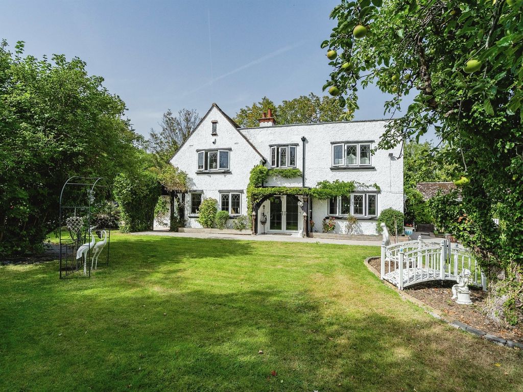 4 bed detached house for sale in Epping Road, Roydon, Harlow CM19, £