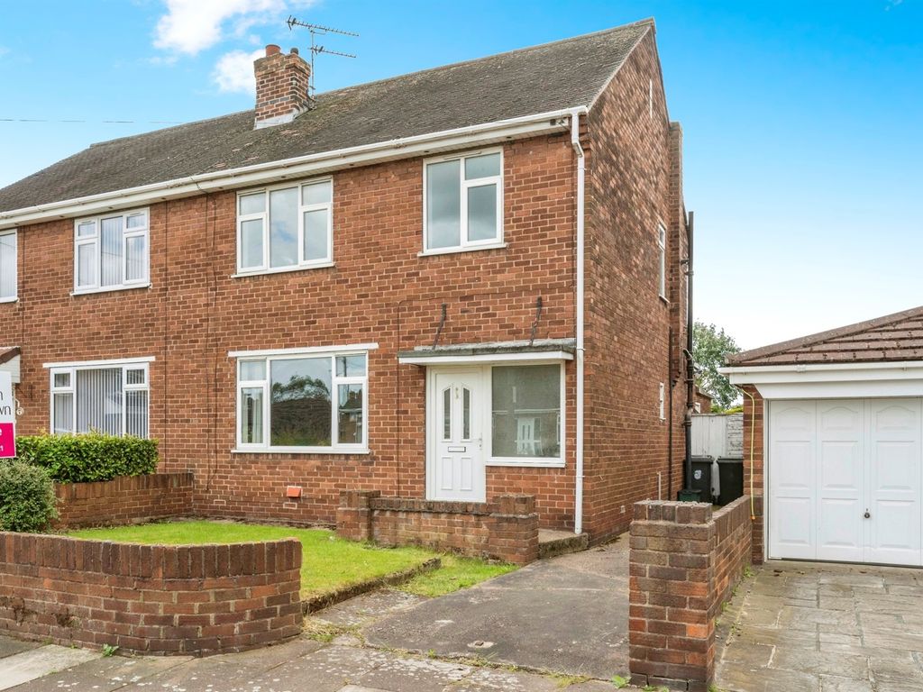 3 bed semidetached house for sale in Parkstone Way, Wheatley Hills