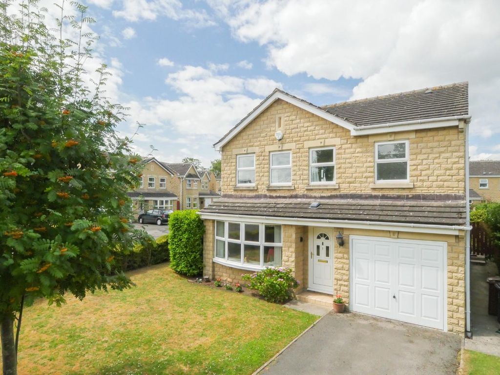 4 bed detached house for sale in Barkers Well Lawn, New Farnley LS12