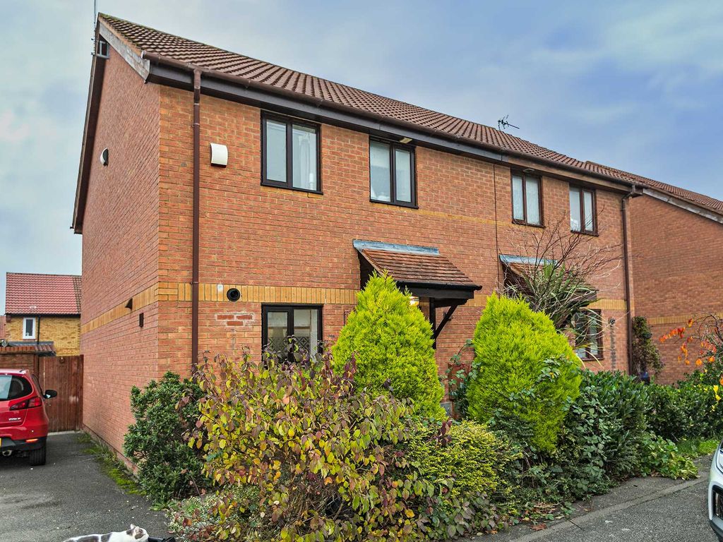 3 bed semidetached house for sale in Margam Cresent, Monkston MK10