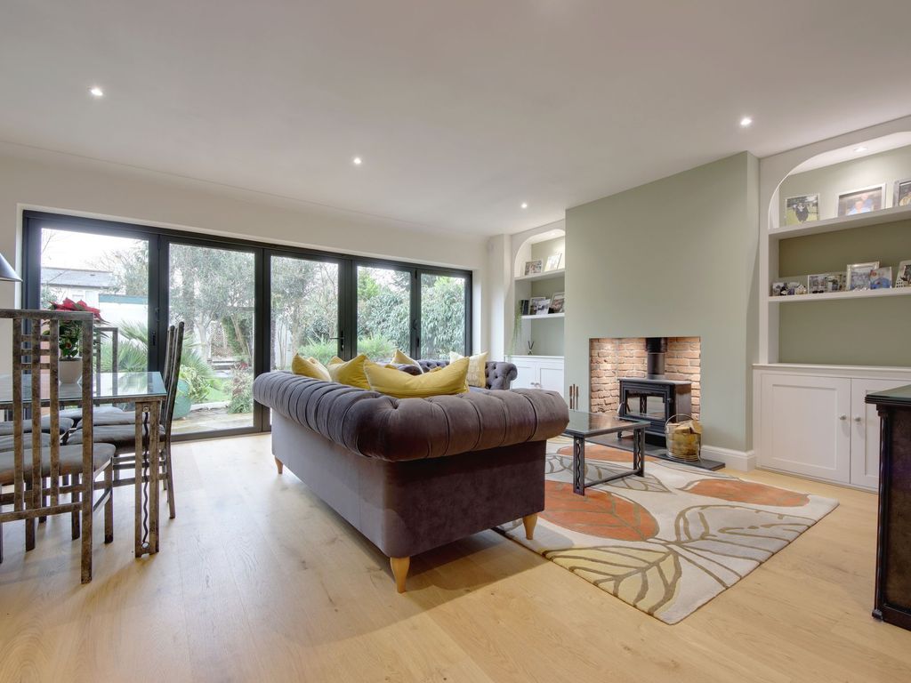 4 bed detached house for sale in Capel Road, Watford WD19, £800,000