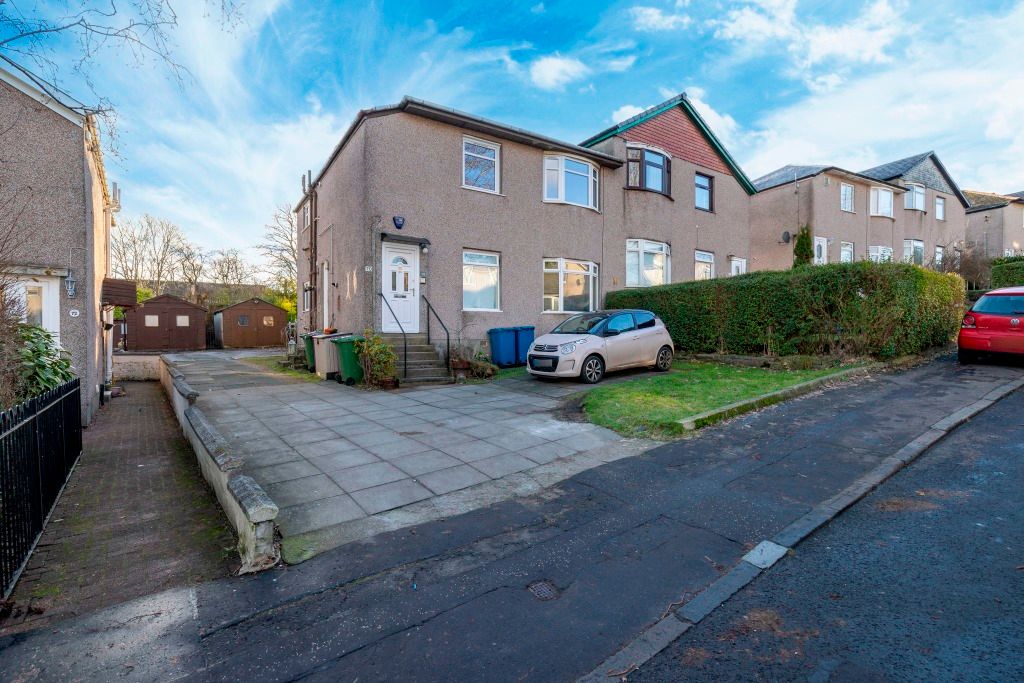 3 bed cottage to rent in Midcroft Avenue, Kings Park, Glasgow G44, £900