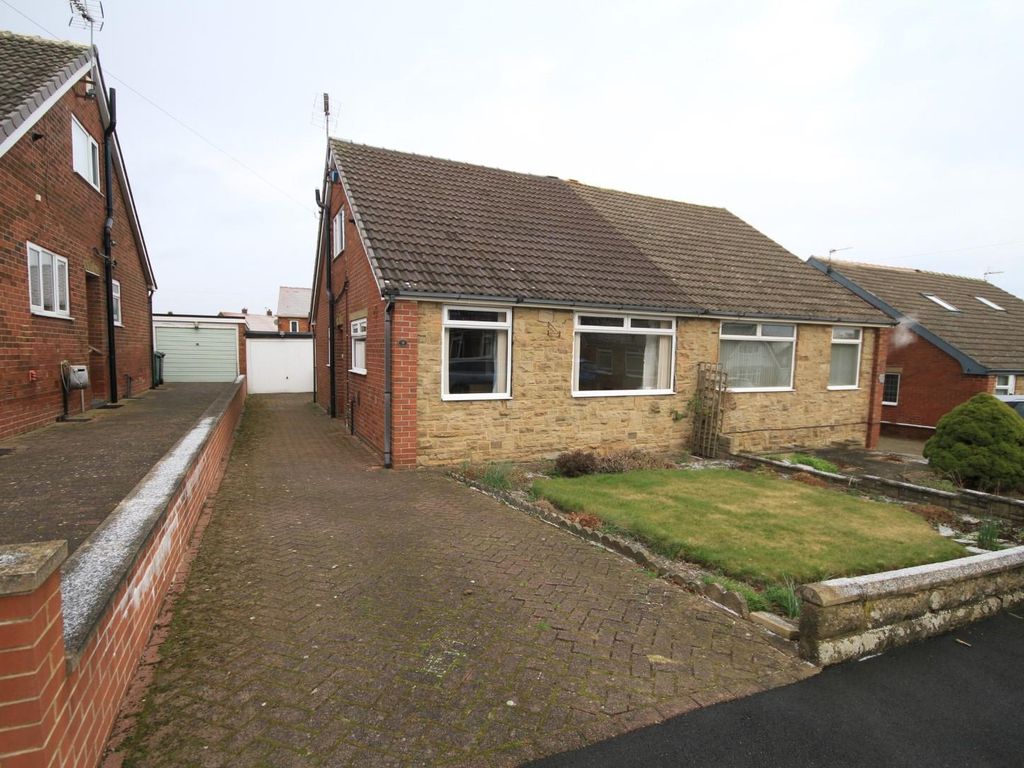 3 bed semidetached bungalow for sale in Lincoln Grove, Roberttown