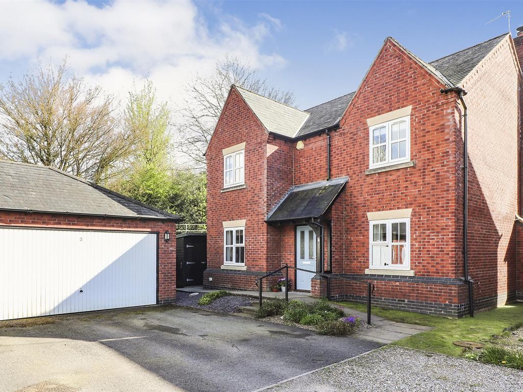 4 bed detached house for sale in Bramblewood Close, Chirk Bank, Wrexham