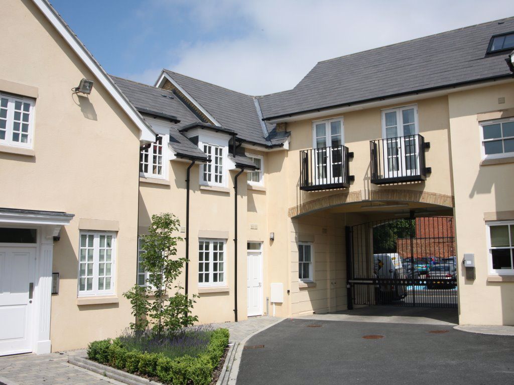 2 bed property to rent in Windsor Court, Rugby CV21 Zoopla