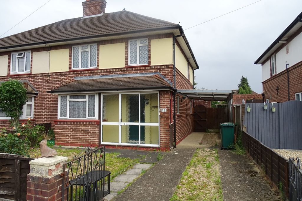 3 bed semidetached house for sale in Kingston Crescent, Ashford TW15