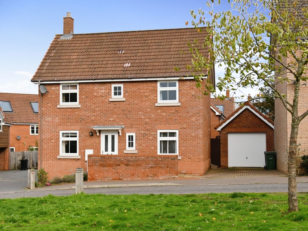 3 bed detached house for sale in Exige Way, Wymondham NR18 Zoopla