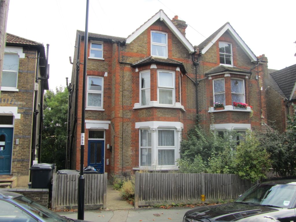 Studio to rent in Avondale Road, South Croydon CR2, £875 pcm Zoopla