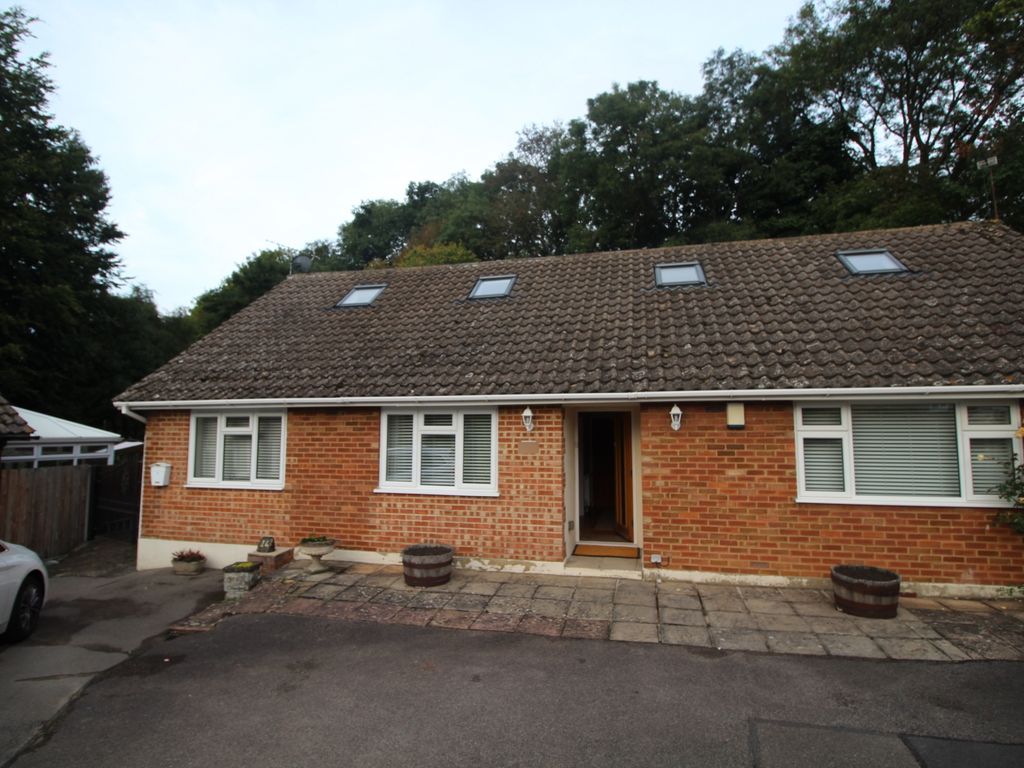 3 bed bungalow to rent in Hillside, Farningham, Dartford DA4 Zoopla