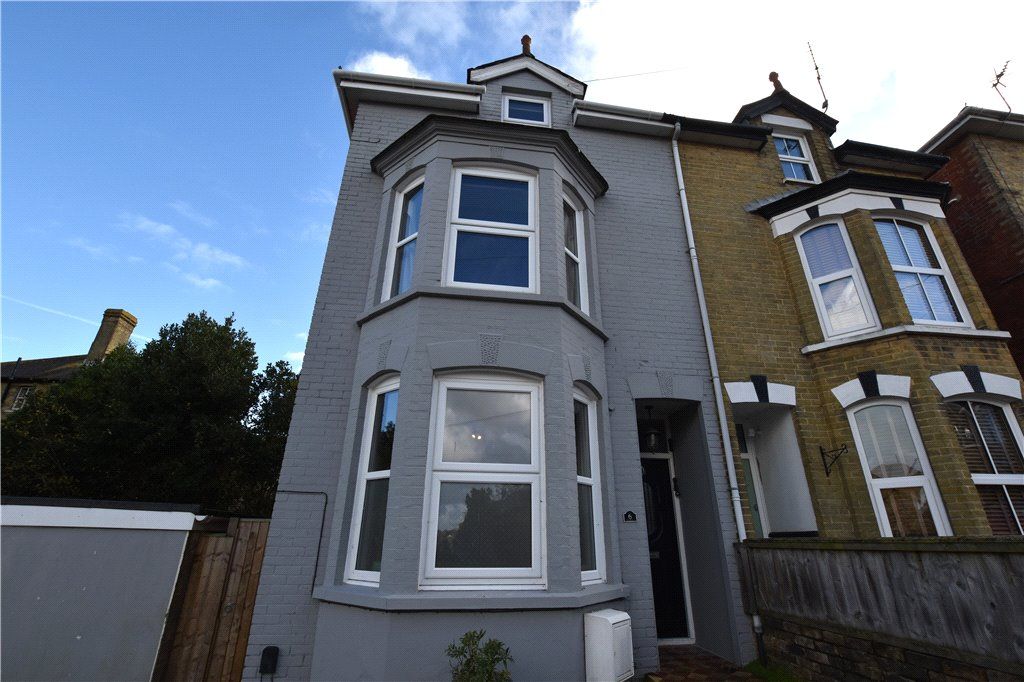 4 bed semidetached house for sale in Bellevue Road, Cowes PO31, £