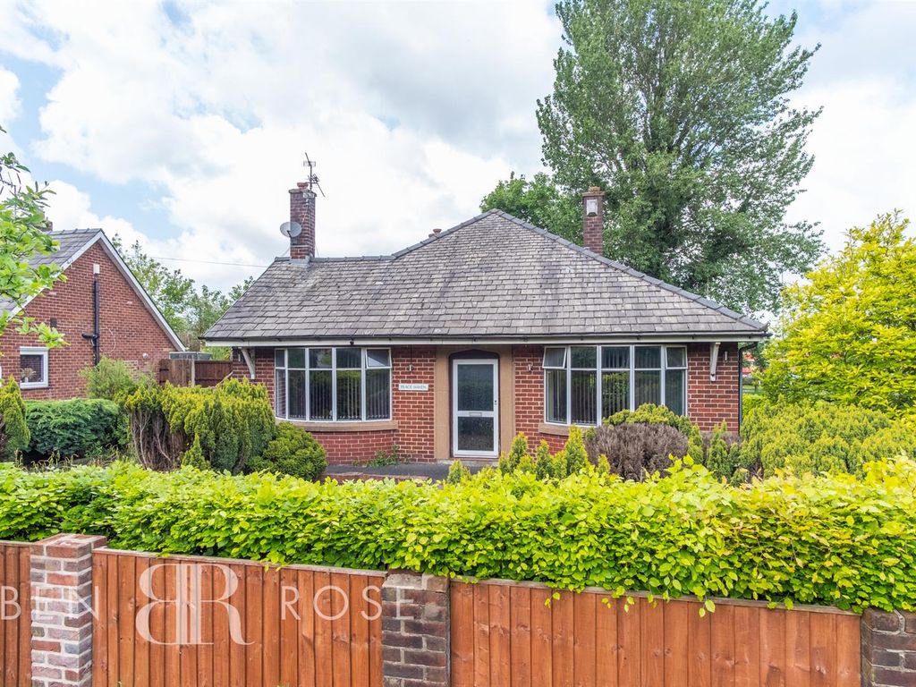 4 bed detached house for sale in Reedfield Place, Bamber Bridge, Preston PR5, £199,950 Zoopla