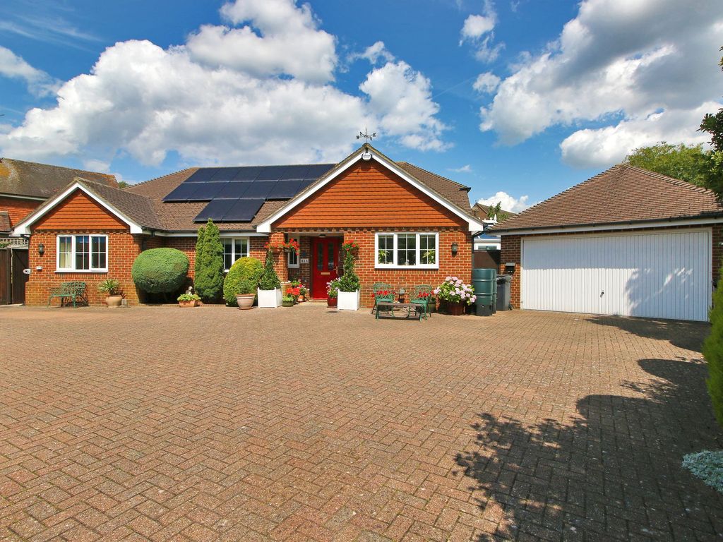3 bed detached bungalow for sale in London Road, Uckfield TN22 Zoopla
