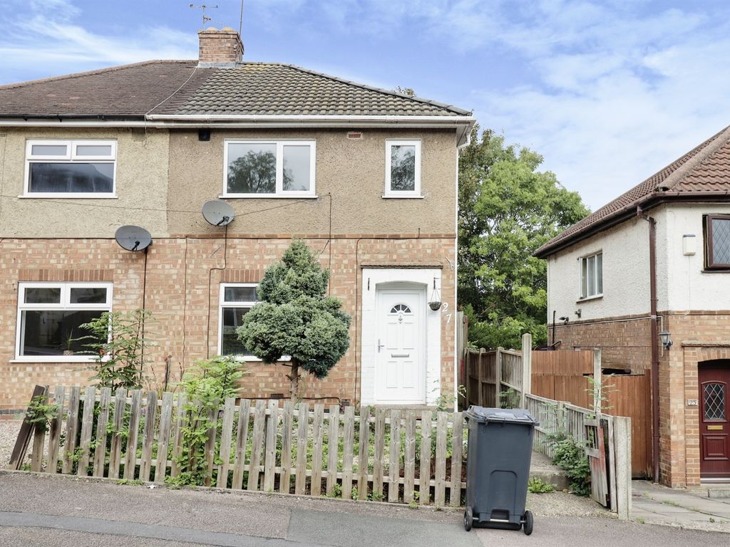 2 bed semidetached house for sale in Woodstock Road, Leicester LE4, £