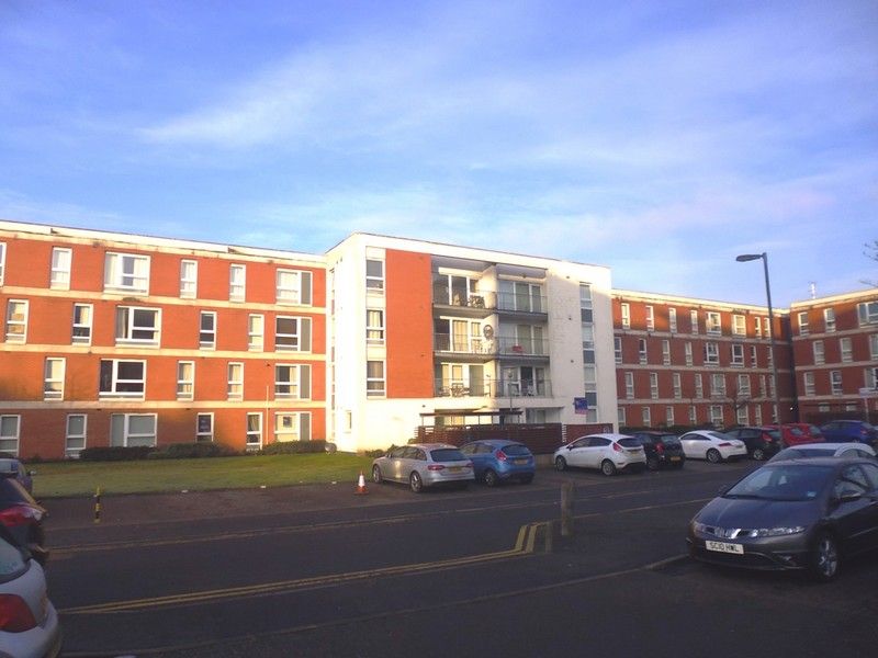 2 bed flat to rent in Hanson Park, Glasgow G31, £1,200 pcm Zoopla