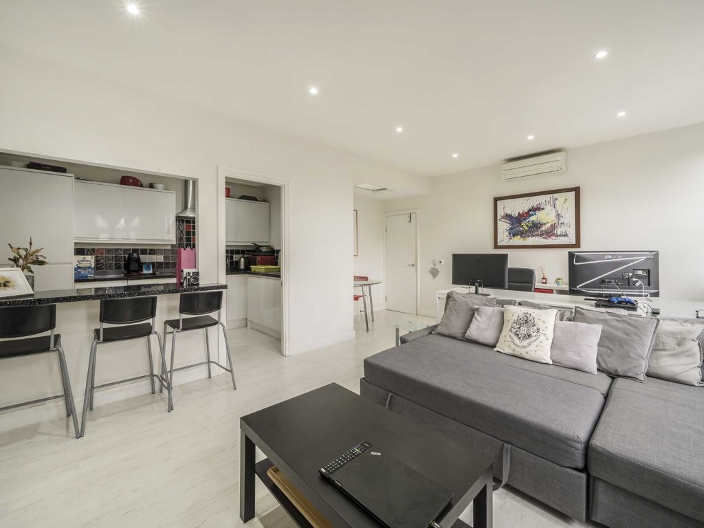 1 bed flat to rent in Earls Court Road, London SW5 Zoopla