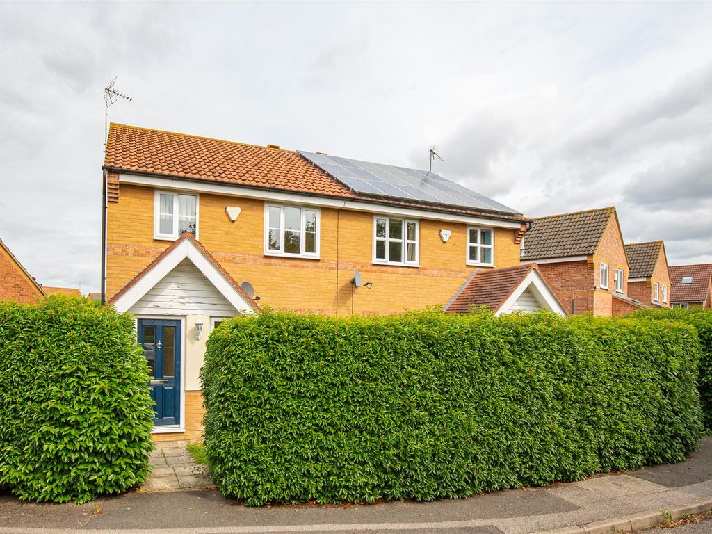 3 bed semidetached house to rent in Stanbrook Place, Monkston, Milton