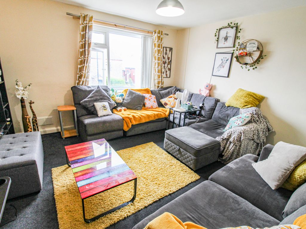 2 bed flat to rent in Orrell Road, Orrell, Wigan WN5, £735 pcm Zoopla