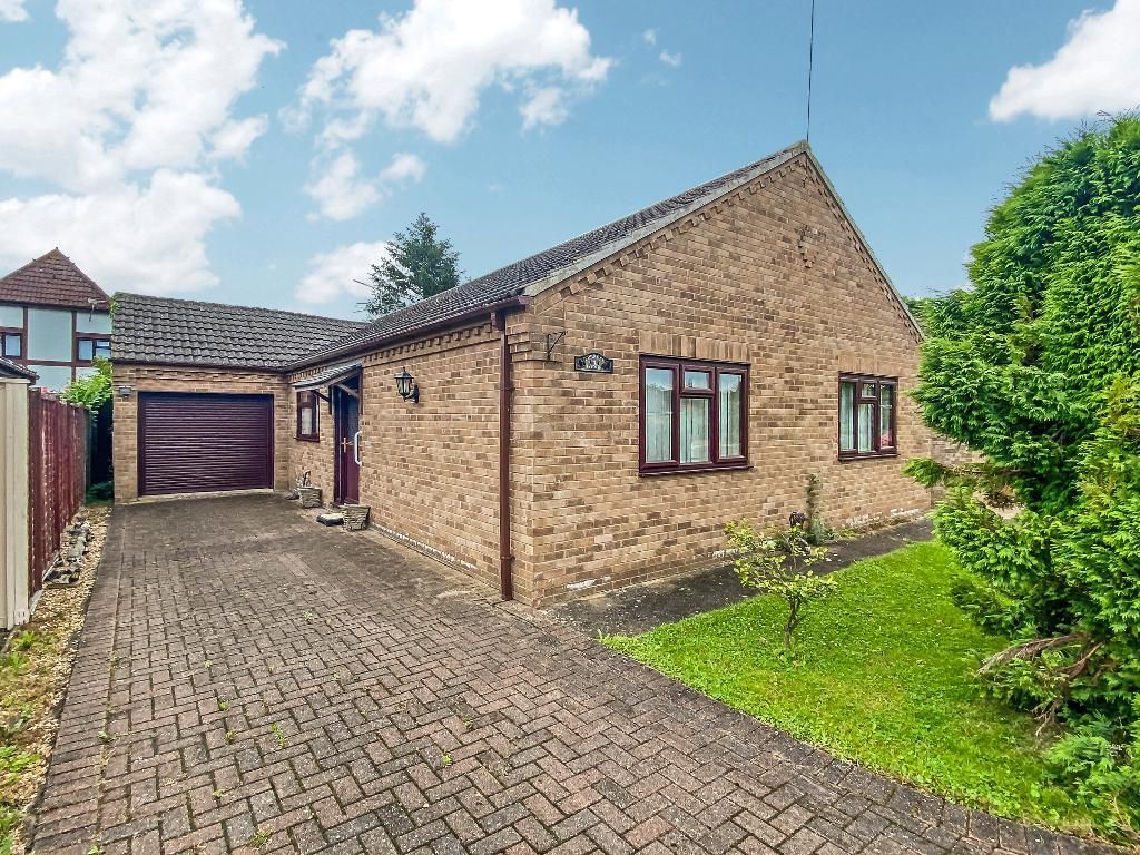 2 bed detached bungalow for sale in Burrett Road, Walsoken, Wisbech