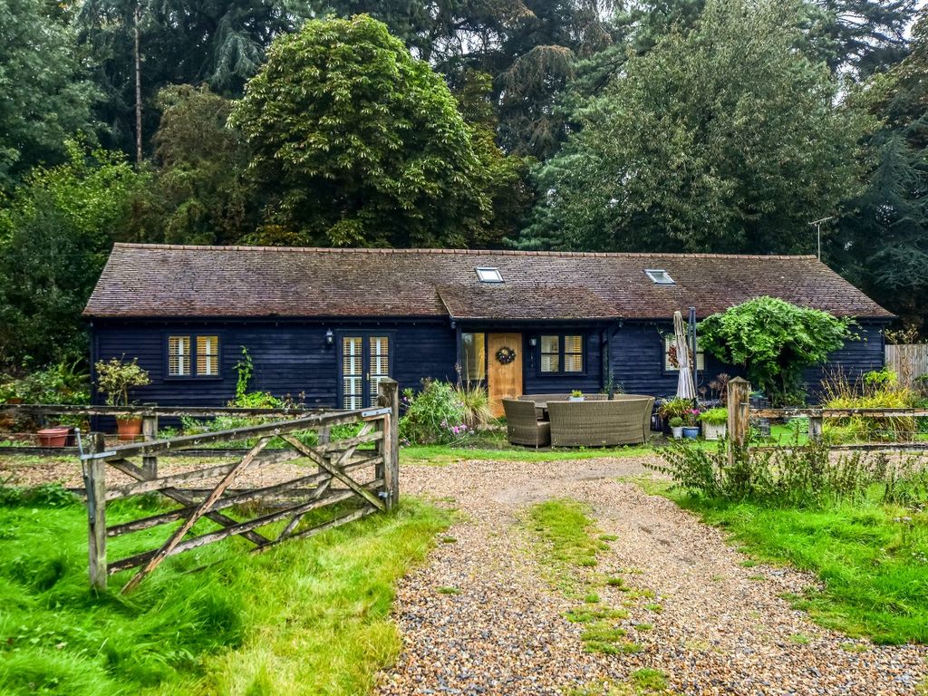 3 bed detached house for sale in Whelpley Hill, Chesham HP5, £1,400,000