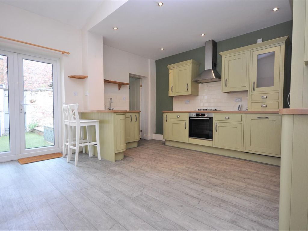 4 bed property to rent in Nunthorpe Road, York YO23, £1,750 pcm Zoopla