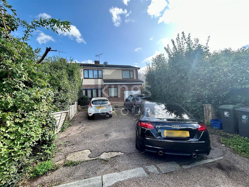 4 bed semidetached house for sale in Windmill Close, Waltham Abbey EN9