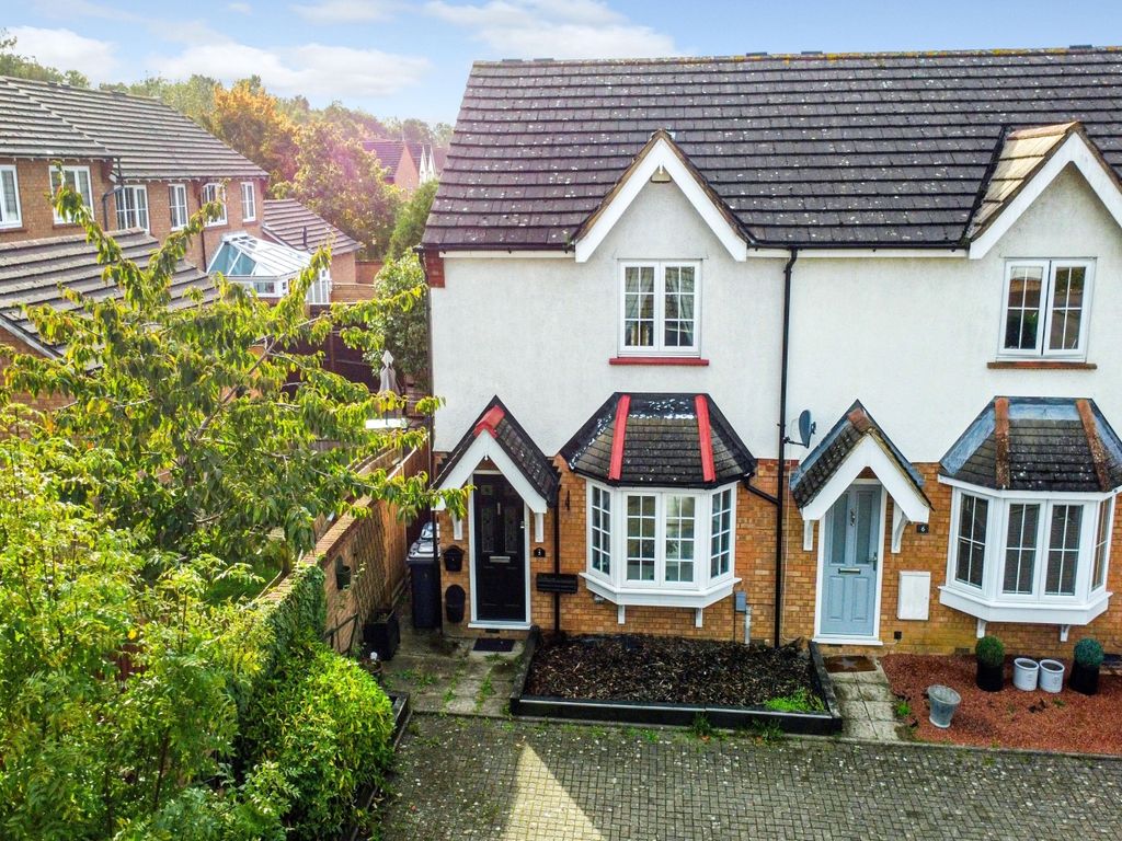 3 bed end terrace house for sale in Harebell Close, Hertford SG13, £