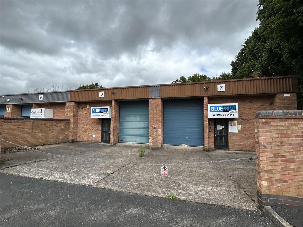 Light industrial to let in 7&8 Wassage Way South, Hampton Lovett