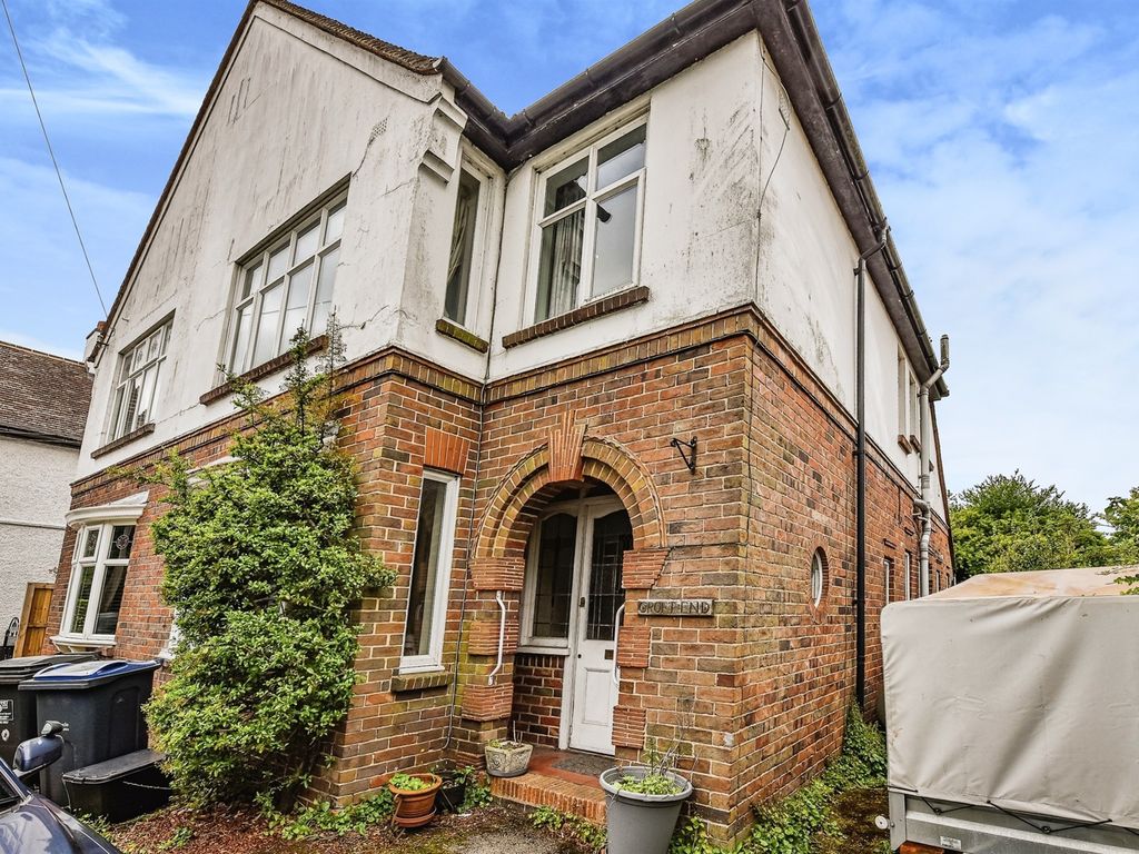 3 bed semidetached house for sale in Nursteed Road, Devizes SN10, £