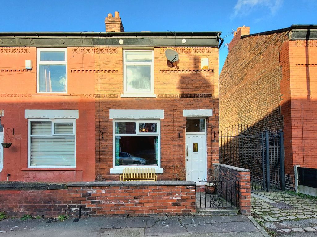 2 bed end terrace house for sale in Guildford Road, Levenshulme