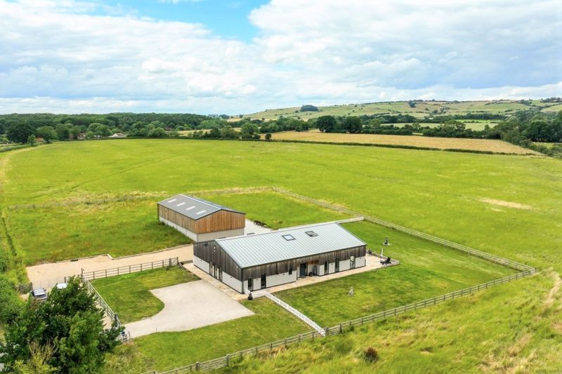 5 bed detached house for sale in Bicester Road, Oakley, Aylesbury HP18