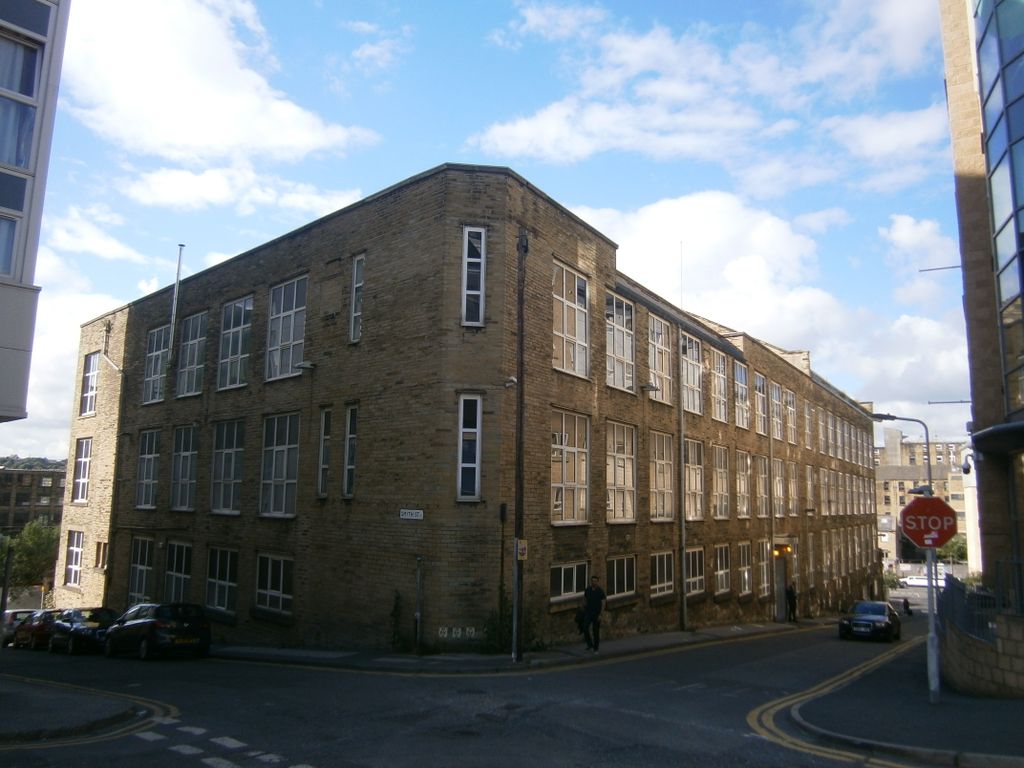 Tumbling Hill Street, Bradford BD7  