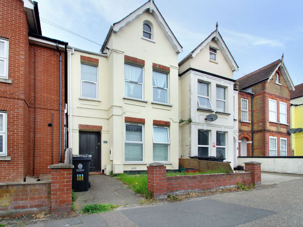 2 bed flat for sale in Wellesley Road, ClactonOnSea CO15 Zoopla