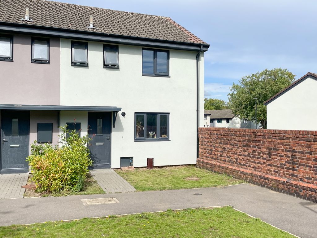 2 bed end terrace house for sale in St. Lucia Park, Bordon GU35, £305,000 Zoopla