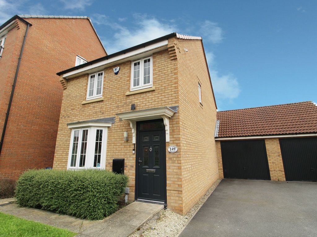 3 bed detached house to rent in Buttermere Cresent, Lakeside, Doncaster