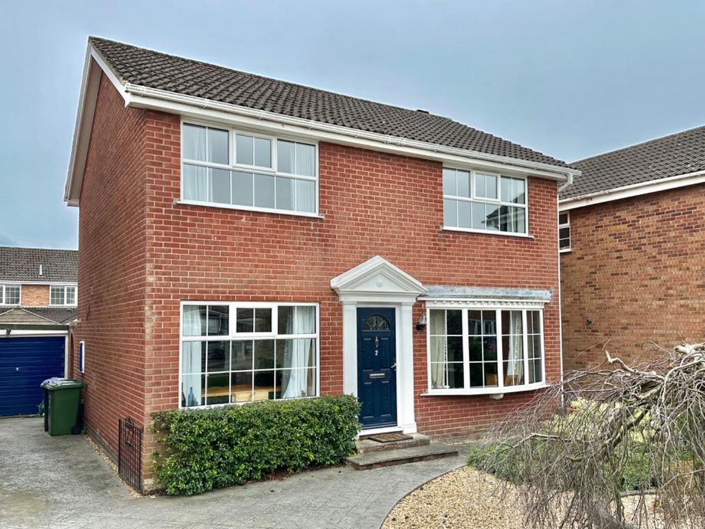 3 bed property for sale in Buckden Close, Easingwold, York YO61, £
