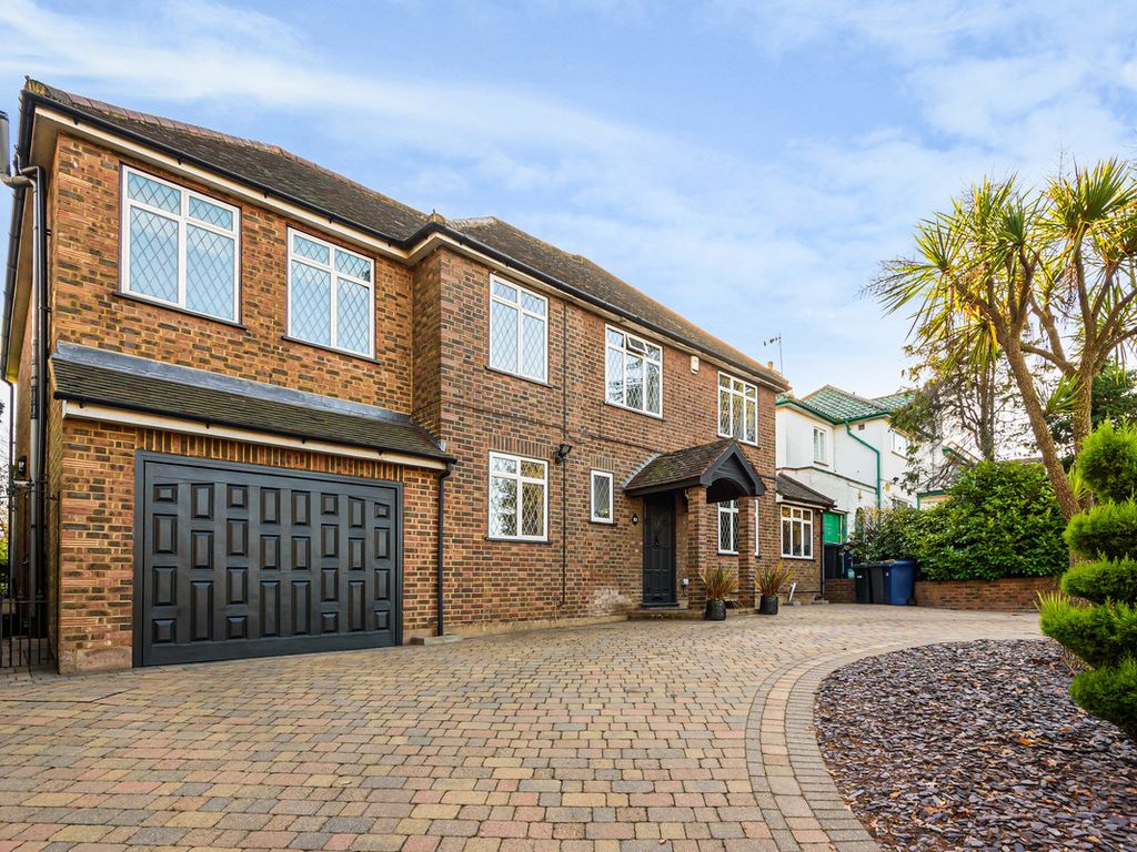 6 bed detached house for sale in Lyonsdown Road, EN5 Zoopla