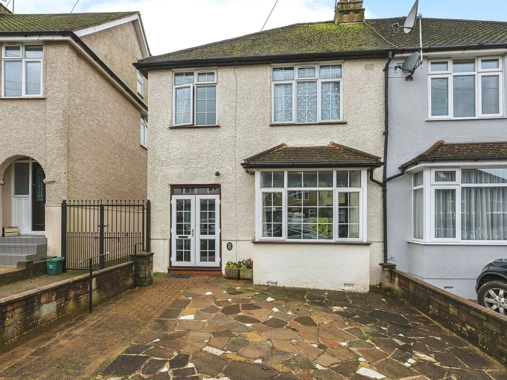 3 bed semidetached house for sale in Roland Street, St.Albans AL1, £