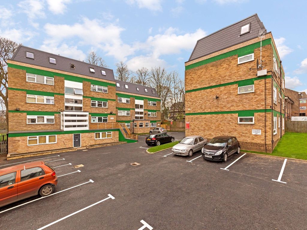 1 bed flat for sale in Downton Court, Brook Street, Luton, Bedfordshire