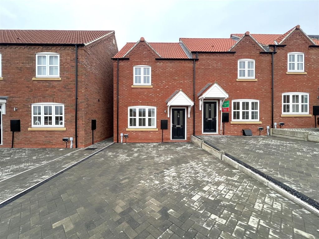 2 bed end terrace house for sale in Drive, Kirk Ella HU10, £