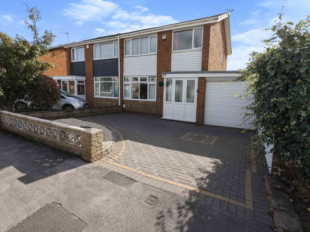 3 bed detached house for sale in Stornoway Road, Birmingham B35 Zoopla